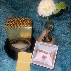 Michael Kors Rose Gold Tone Pave
Heart Toggle Bracelet